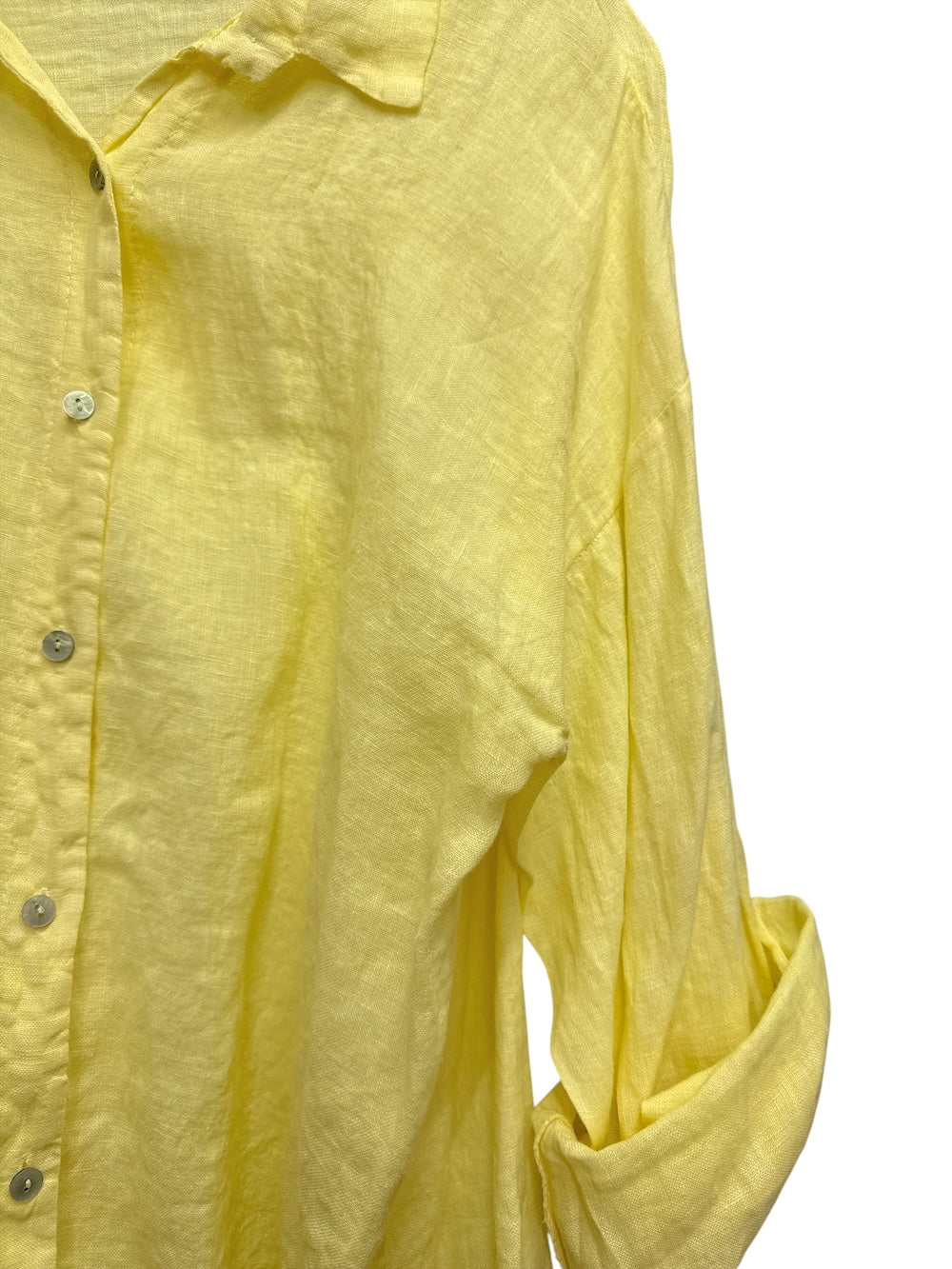 Le îls yellow shirt