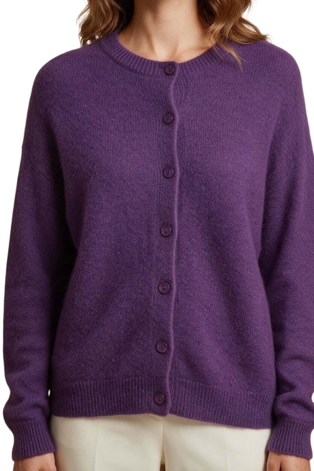 Lila Strickjacke