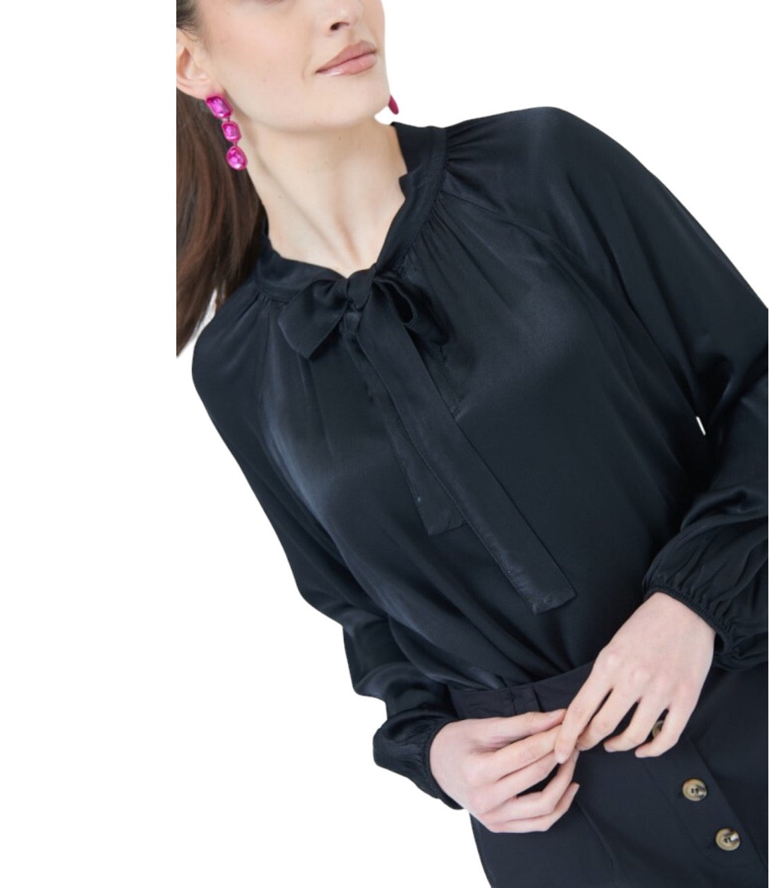 Kikisix black bow shirt