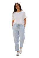 Le îls hellblaue Hose