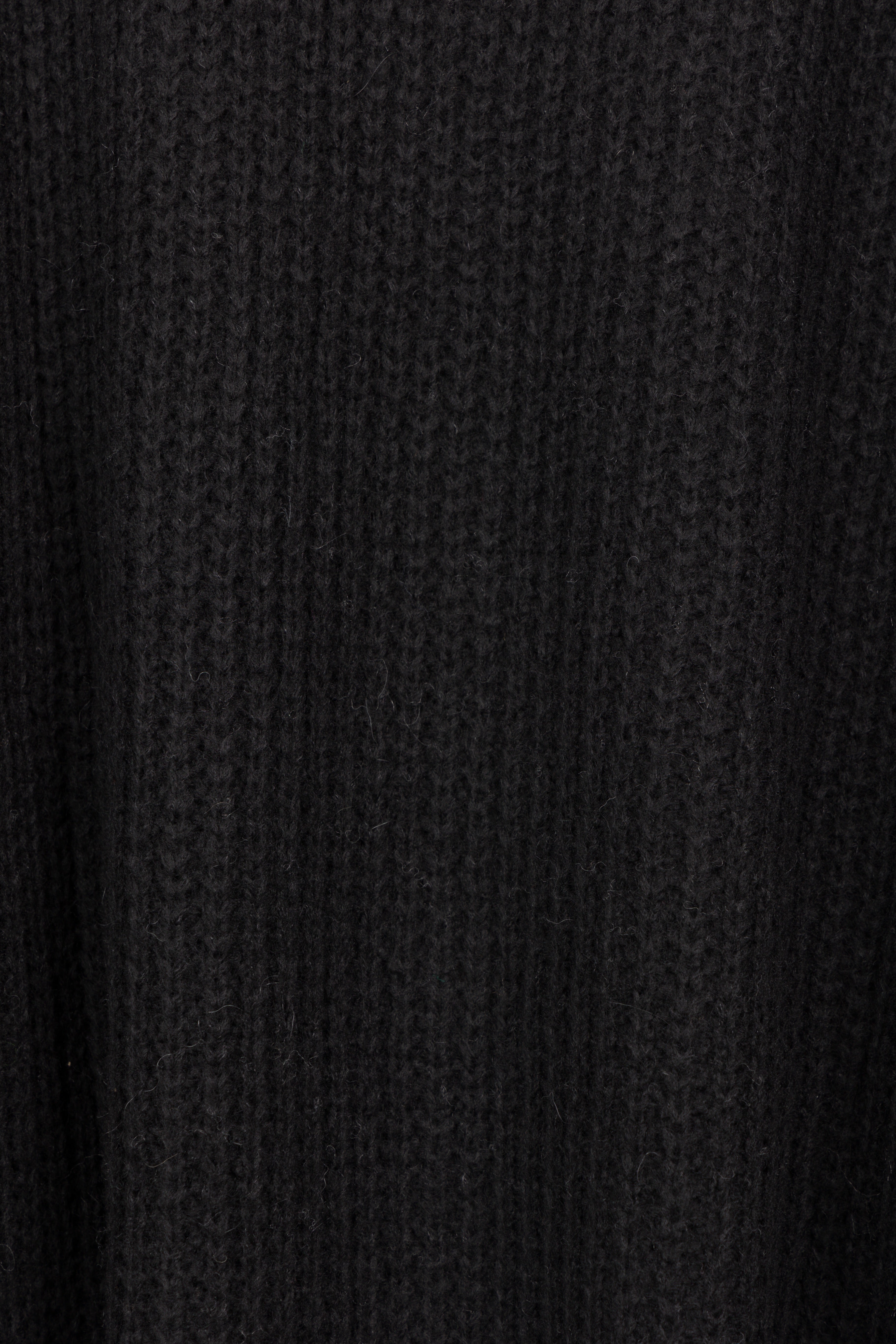 Saiph black pullover